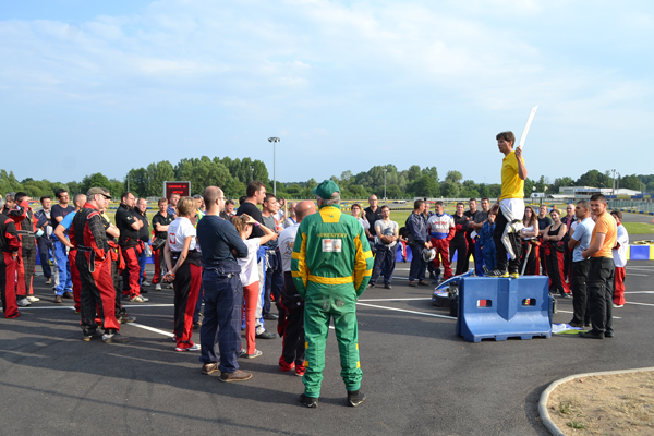 PARTNERS-CONCEPT-CHAMPIONNAT-INTERENTREPRISE-KARTING-LE-MANS